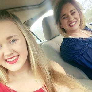 Meet your Posher, Kelli